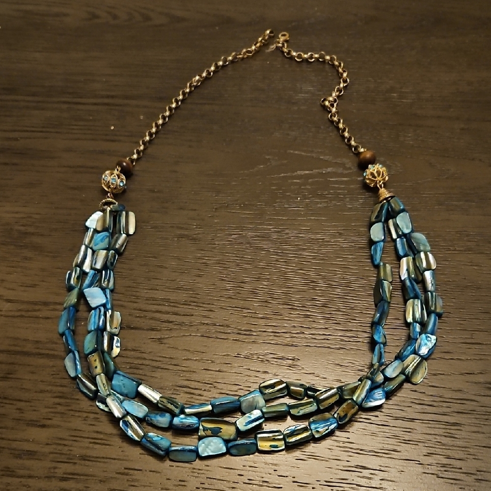 Elegant Blue and Gold Necklace